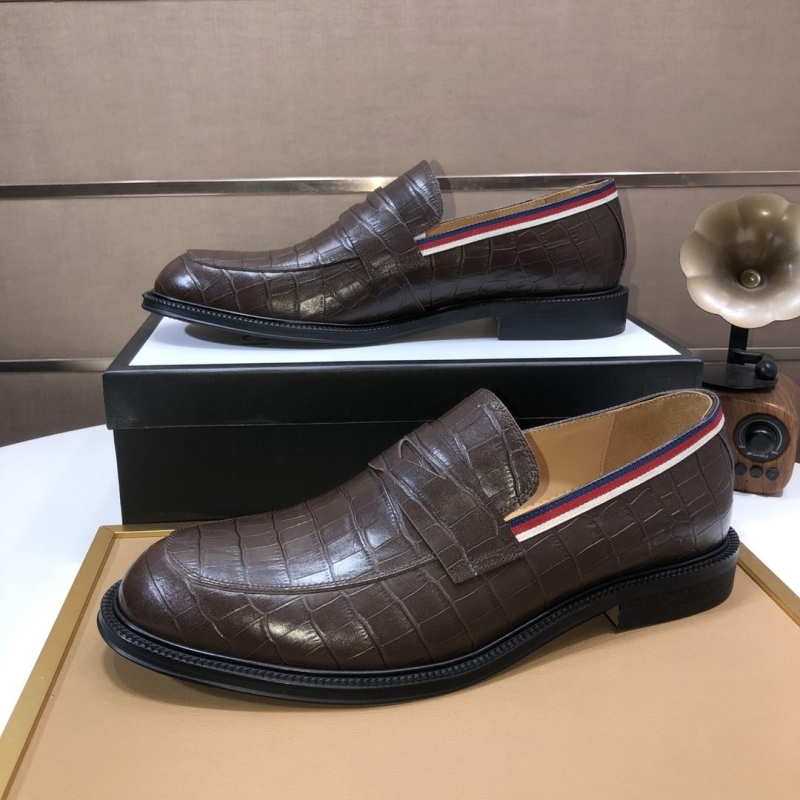 G*u*i leather shoes
